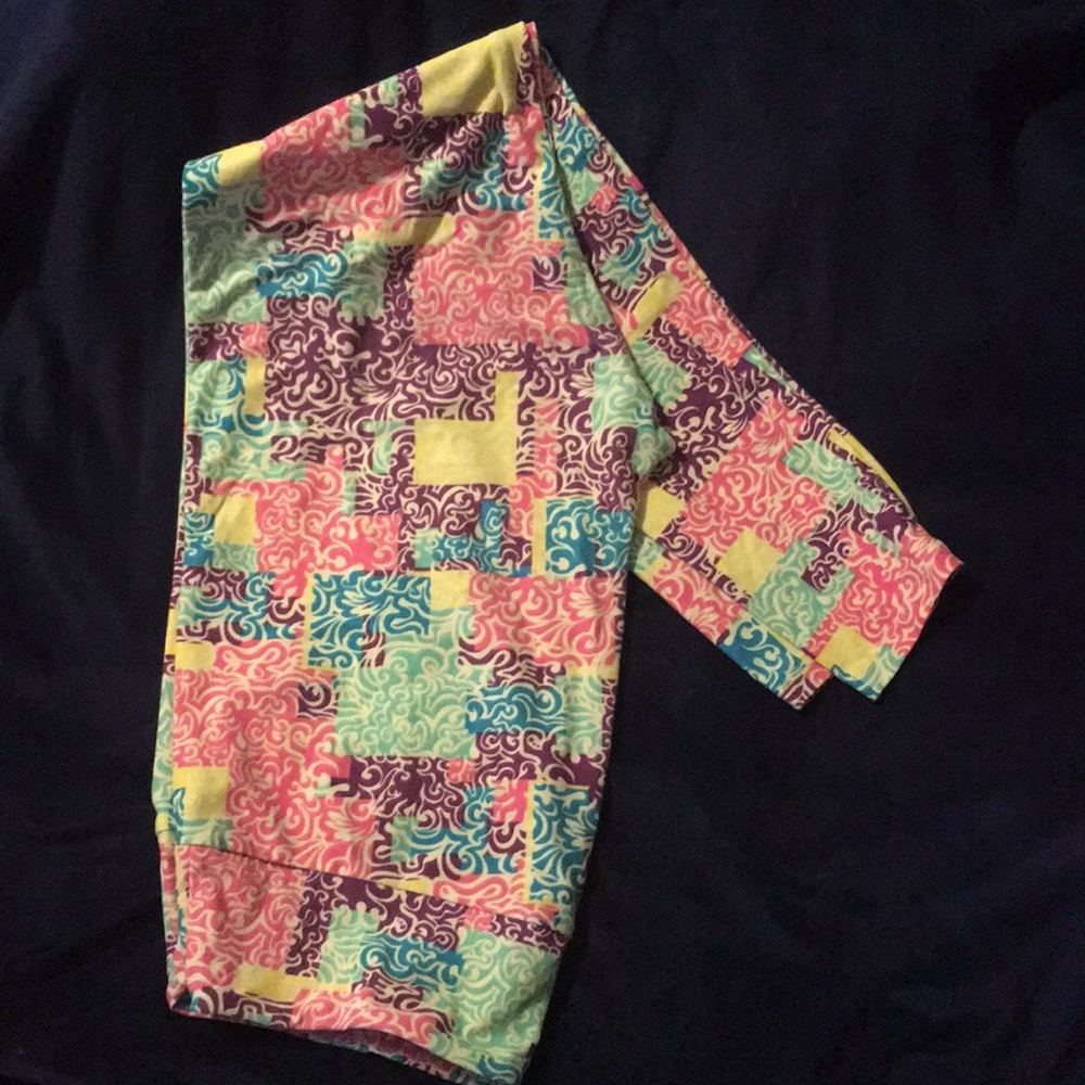 LuLaRoe fun print TC leggings